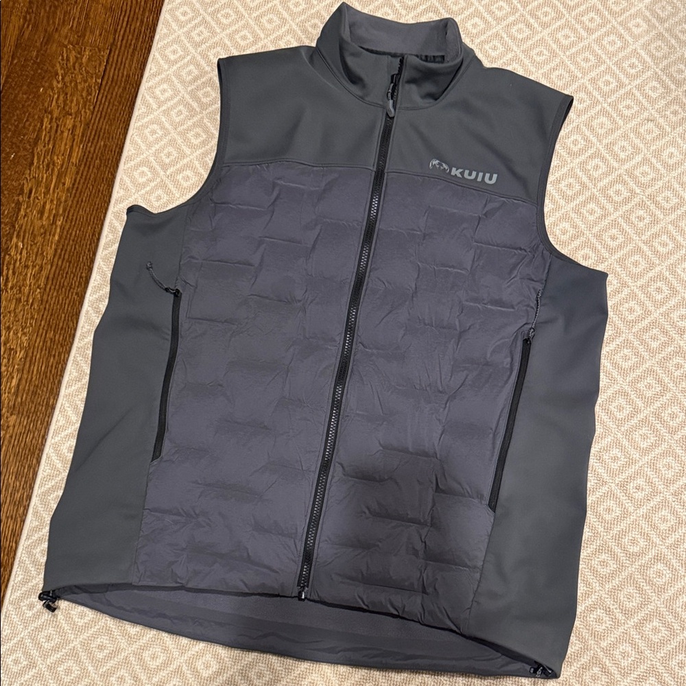 KUIU Charcoal Insulated Vest